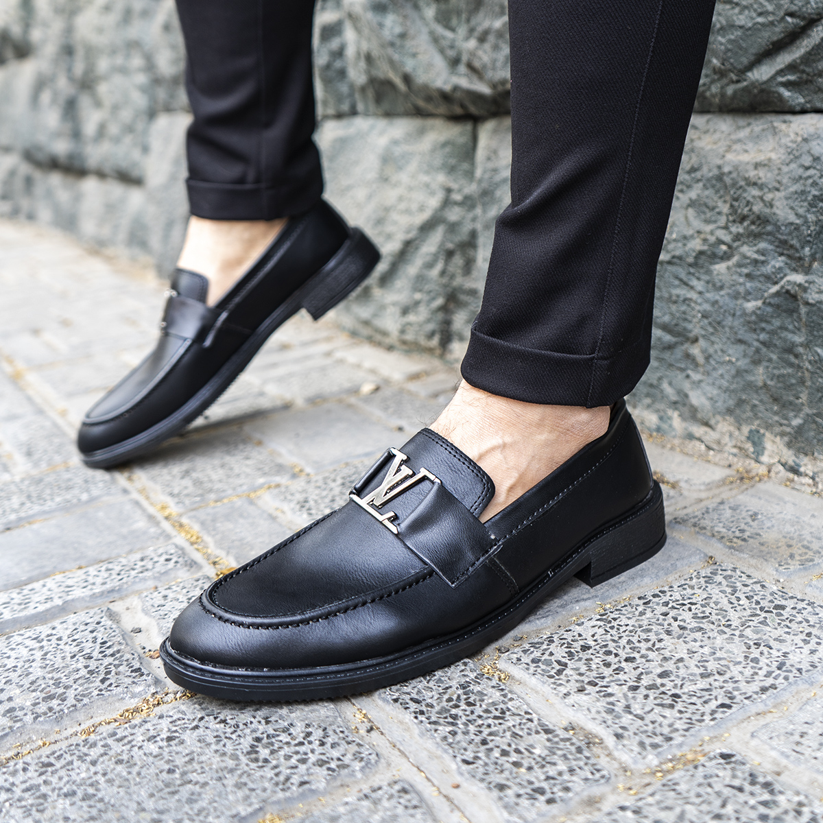 كالج مردانه مشكي  LV مدل Harbet