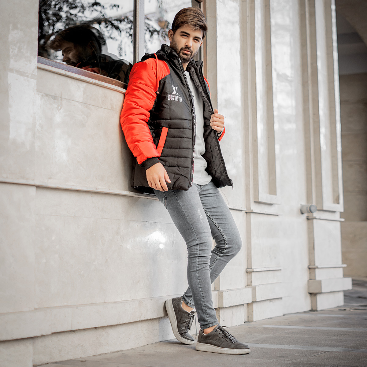 کاپشن مردانه مشکی قرمزمدل LV