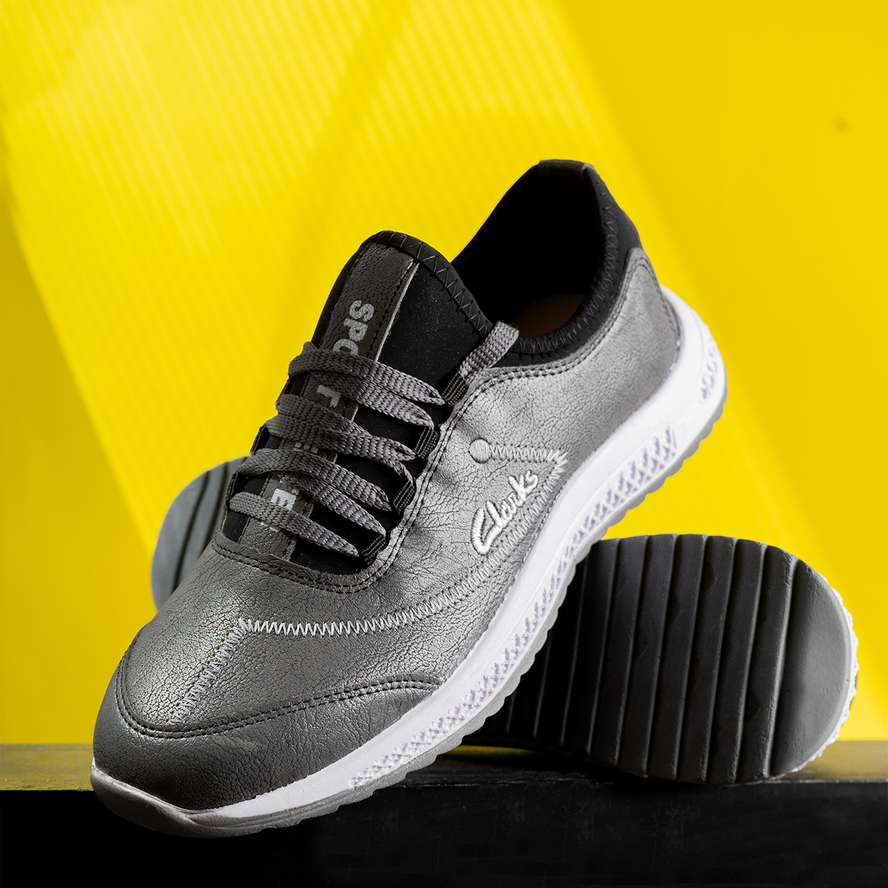 کفش clarks طوسی مردانه مدل faryan