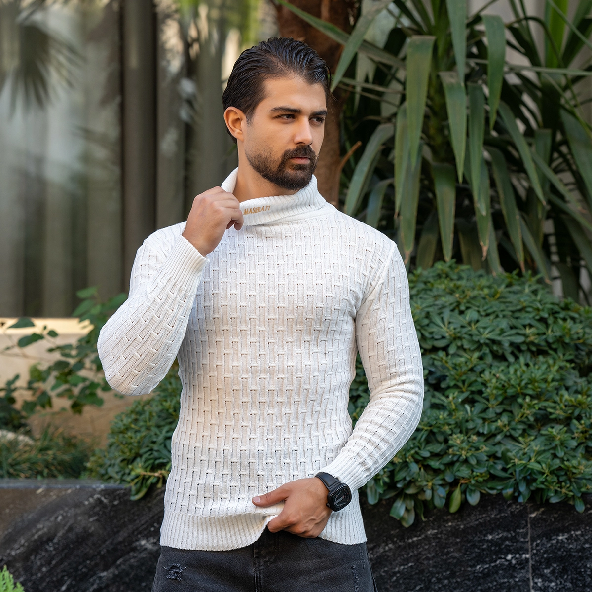 پلیور اندامی یقه اسکی سفید مردانه مدلotik