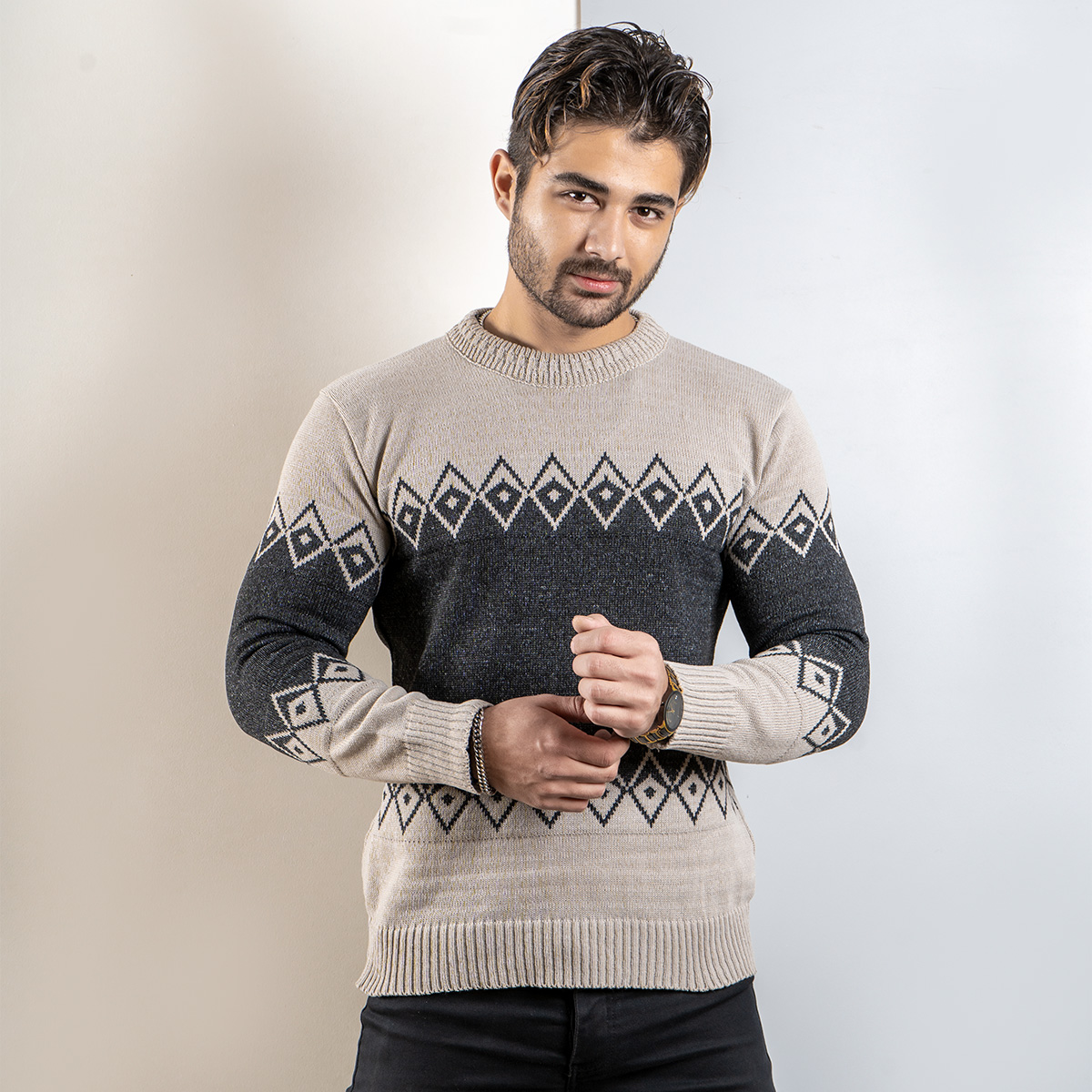 پلیور مردانه کرم مشکی(T) مدل roter