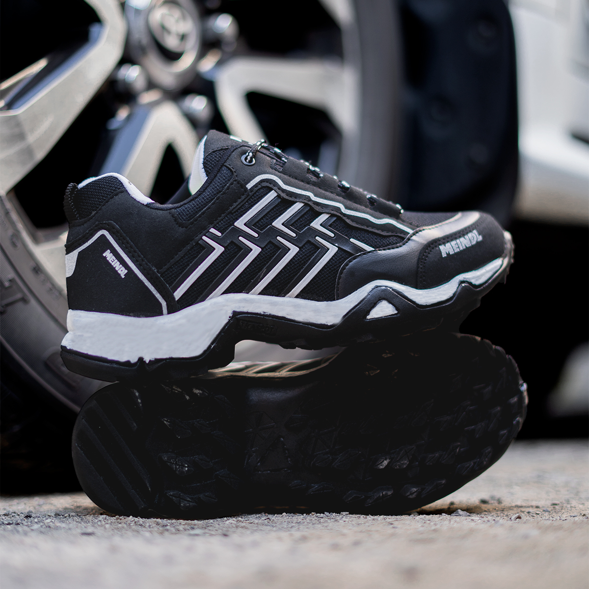 کفش ورزشی مردانه مشکی مدل MEINDL