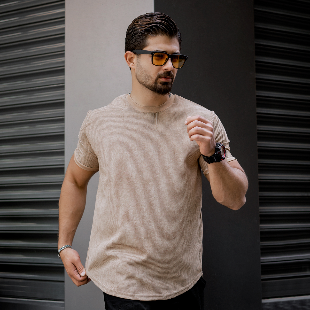 تیشرت مخمل کبریتی کرم مردانه مدل Farshid