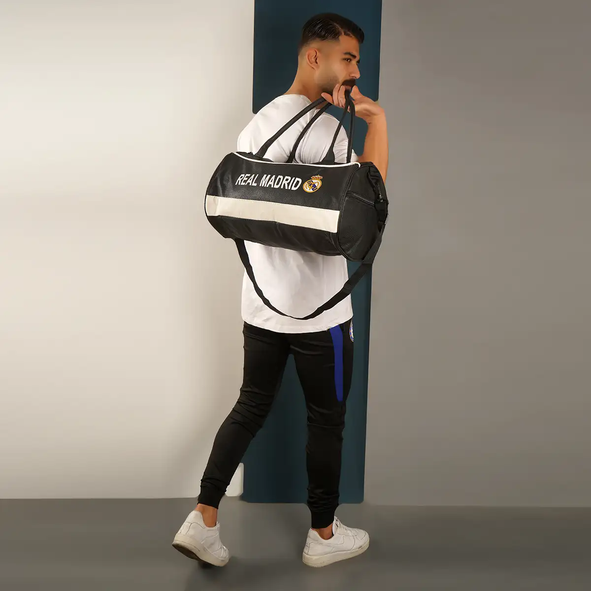 کیف ورزشی مشکی مدل Real Madrid