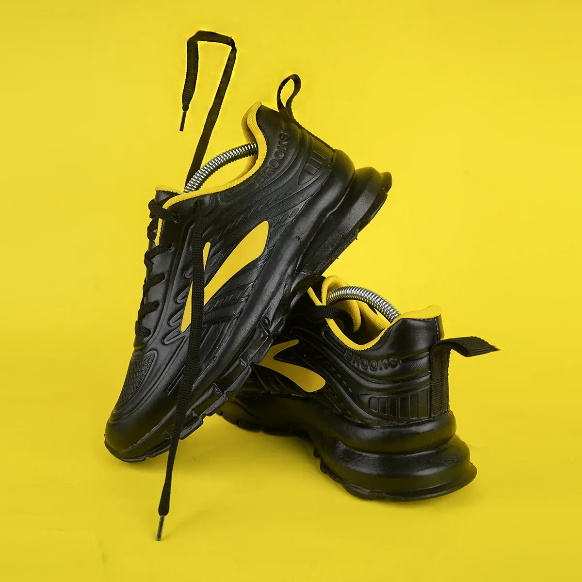 کفش ورزشی مردانه مشکی زرد مدل Padman