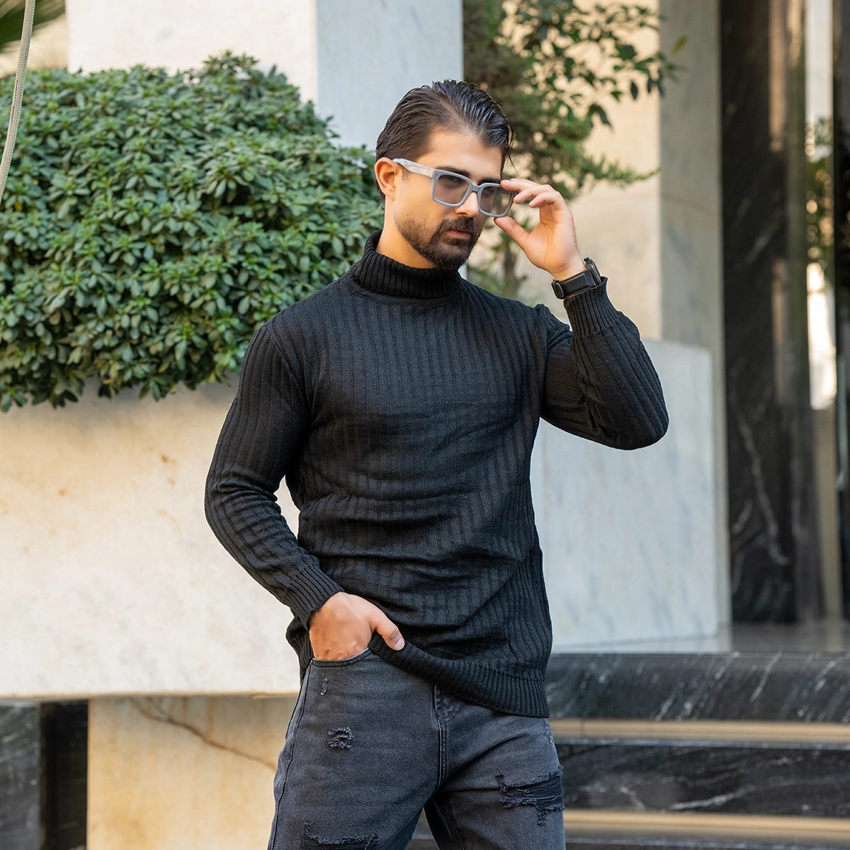پلیور مردانه مشکی طرح خطی مدل Arban