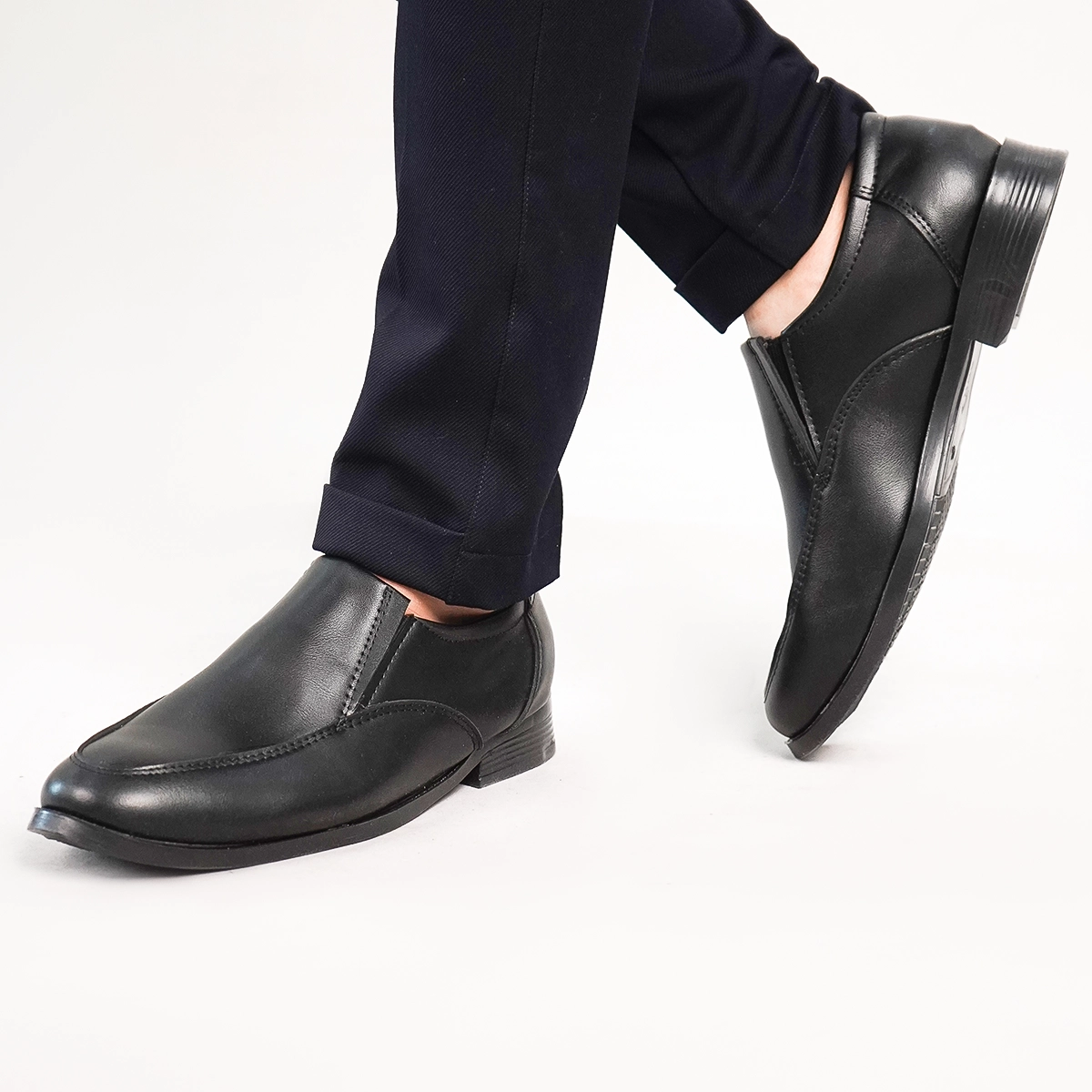 کفش رسمی ساده مردانه بغل کشی مدل Tamora