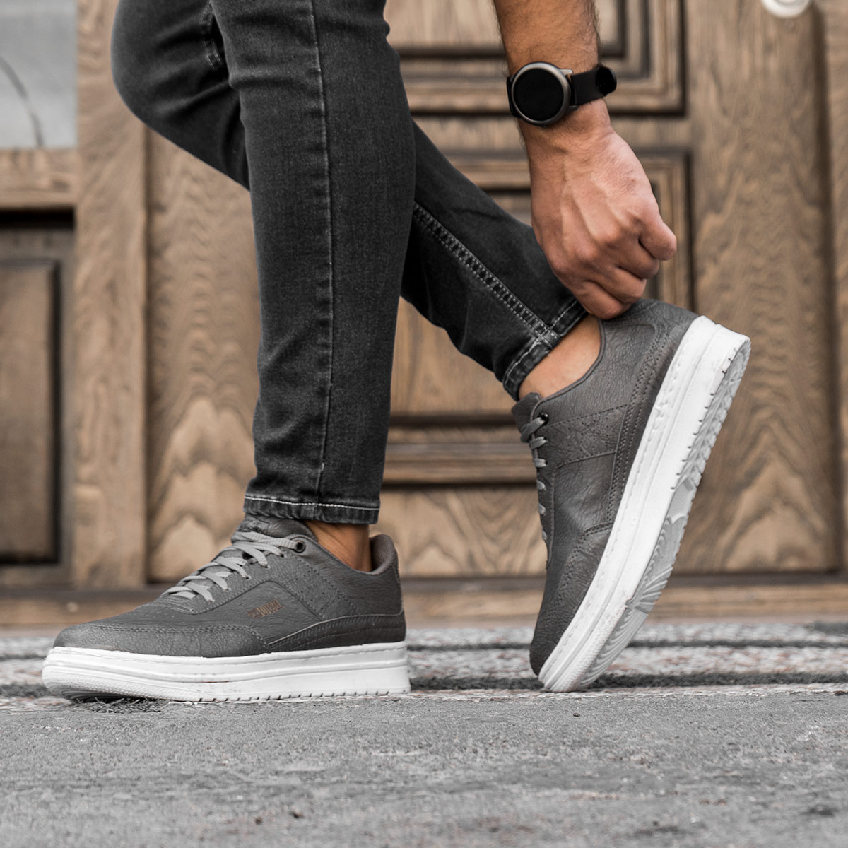 کفش اسپرت Disel مردانه طوسی تیره مدل Geranada-