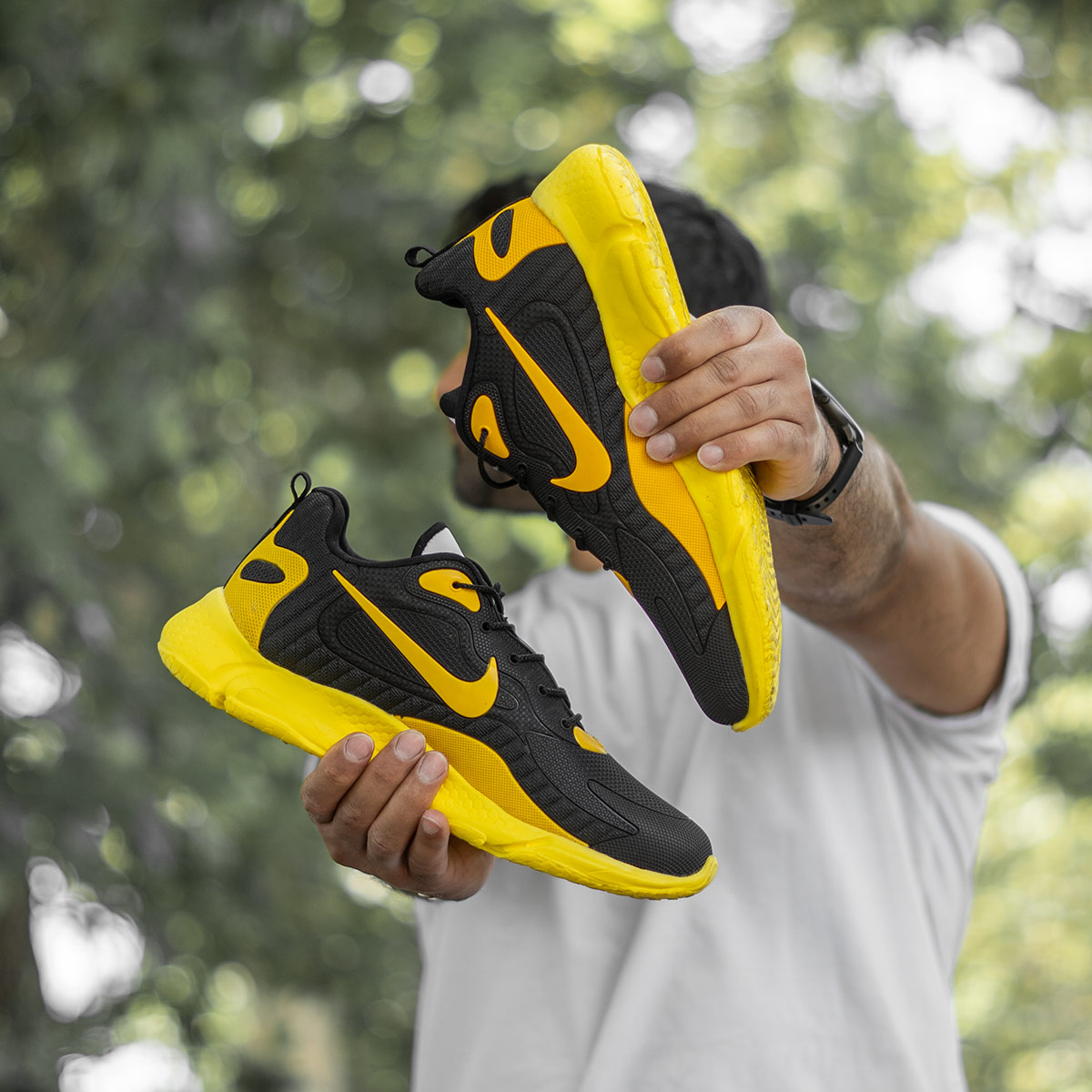 کفش ورزشی Nike مردانه مشکی زرد مدل Madoner